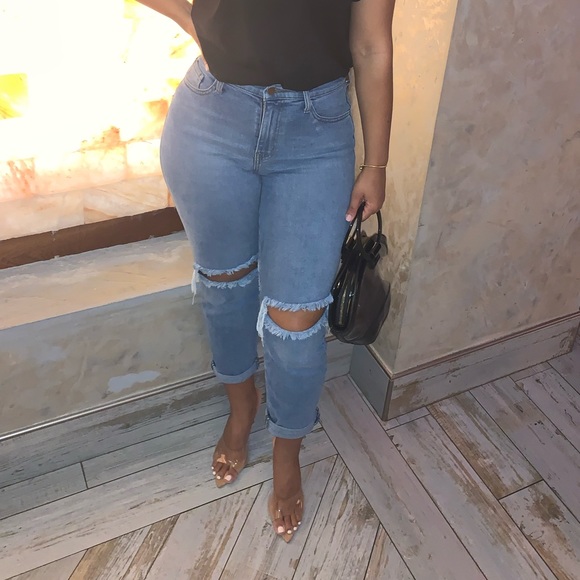 Knee Ripped Jeans - Picture 3 of 7